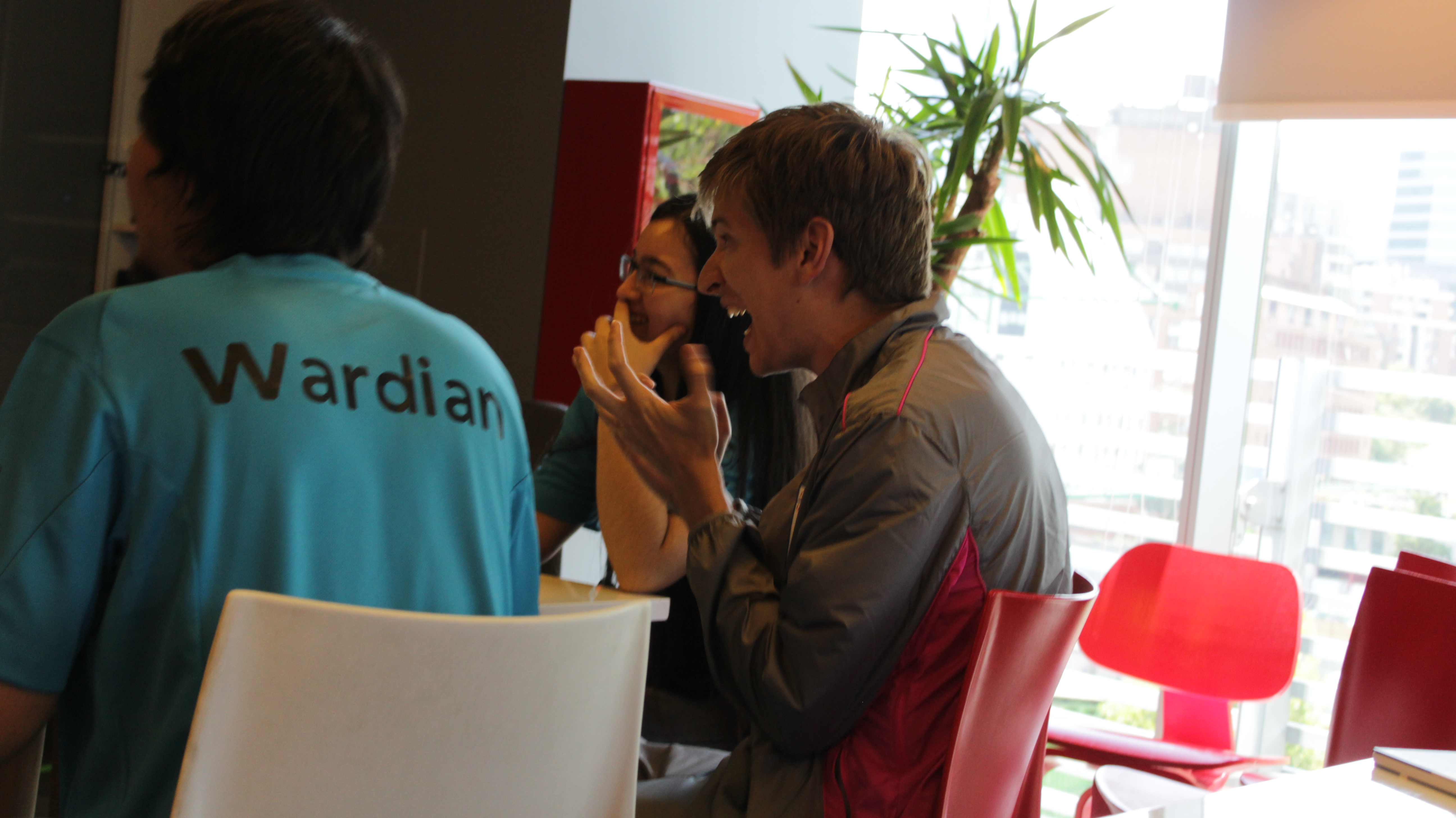 Serafin semanas atrás anonadado y notablemente feliz por las jugadas de su equipo.