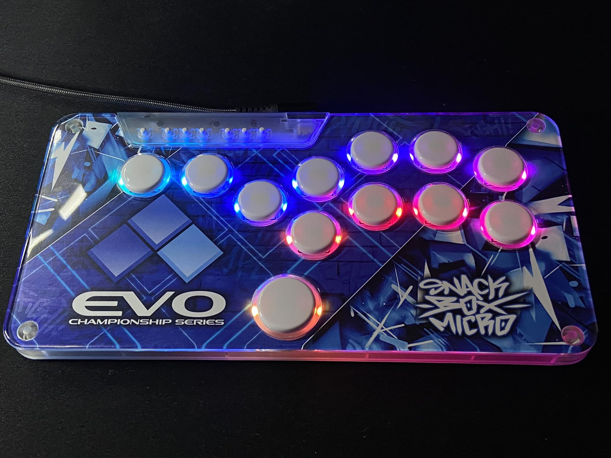 Parece un teclado pero es uno de los mejores controles actualmente