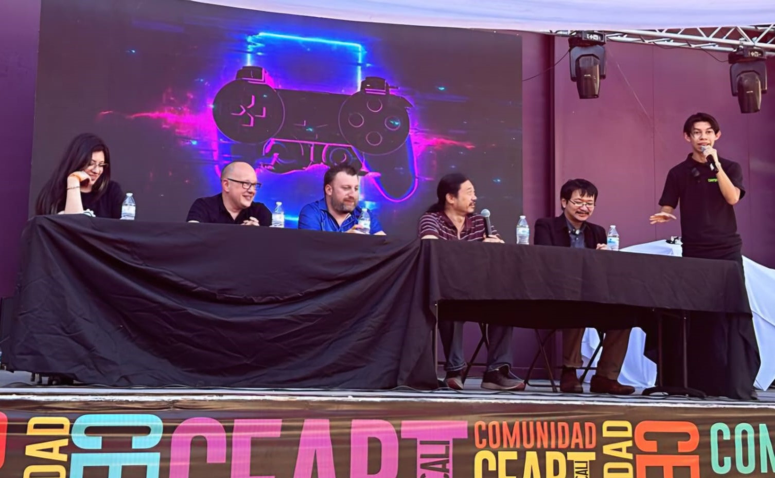 Los asistentes pudieron conocer anécdotas interesantes de los expertos